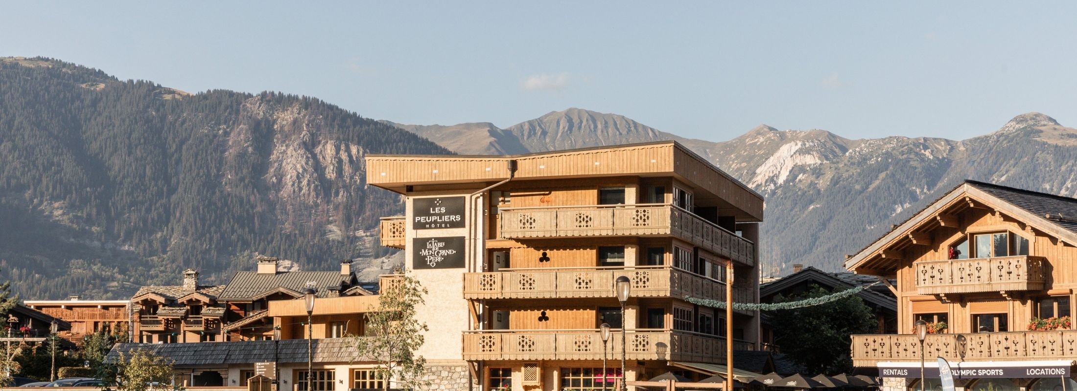 Courchevel le praz hotel les peupliers