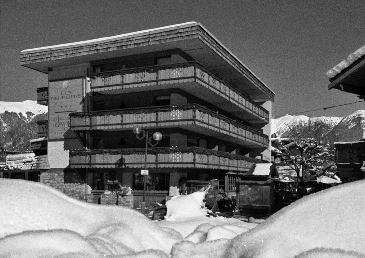Courchevel le praz hotel les peupliers
