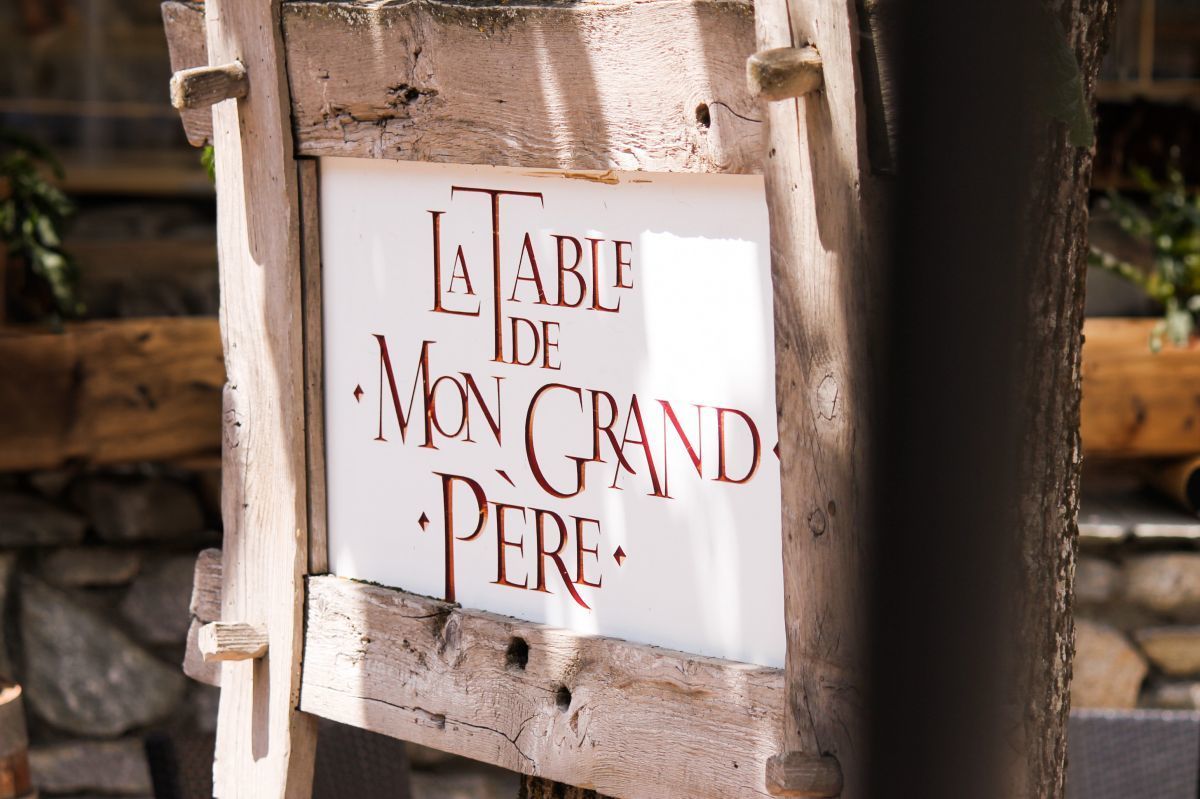 hotel les peupliers la table de mon grand pere