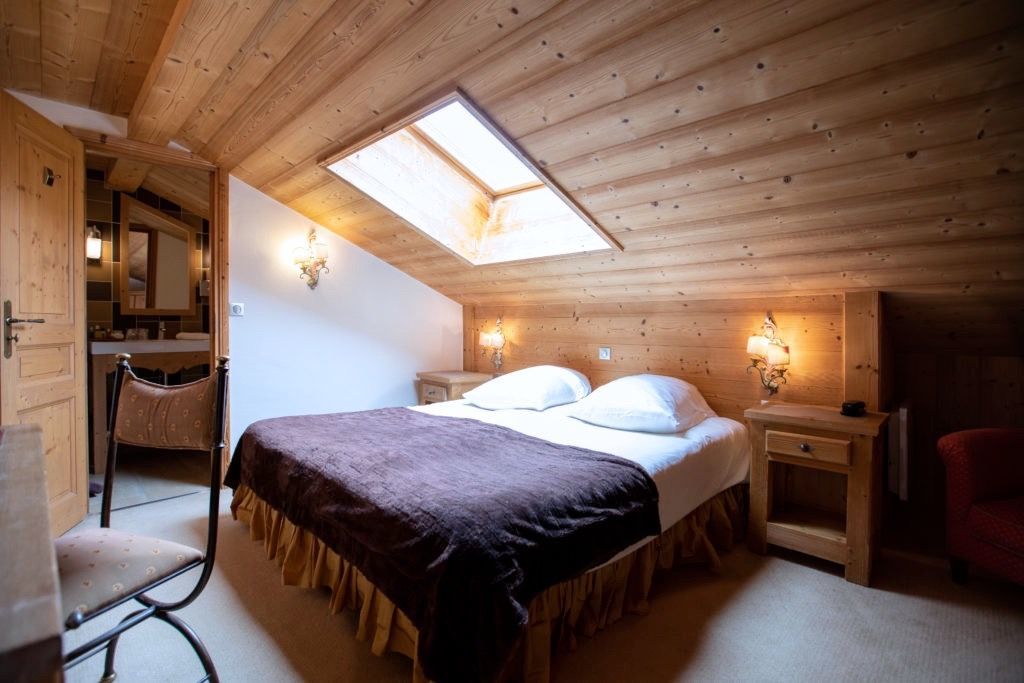 chambre_mansardée_chalet_hotel_les_peupliers